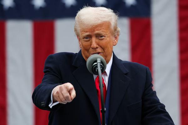 U.S. President Donald Trump delivers remarks on tariffs in the Rose Garden at the White House in Washington, D.C., U.S., April 2, 2025. REUTERS