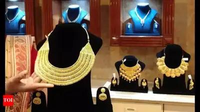 Gold breaches Rs 1L mark/10g, including GST