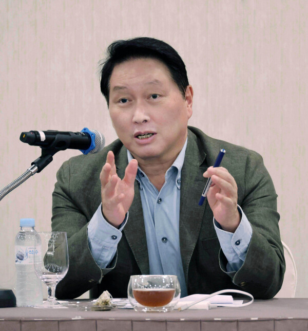 Chey Tae-won, chairman of the Korea Chamber of Commerce and Industry and SK Group
