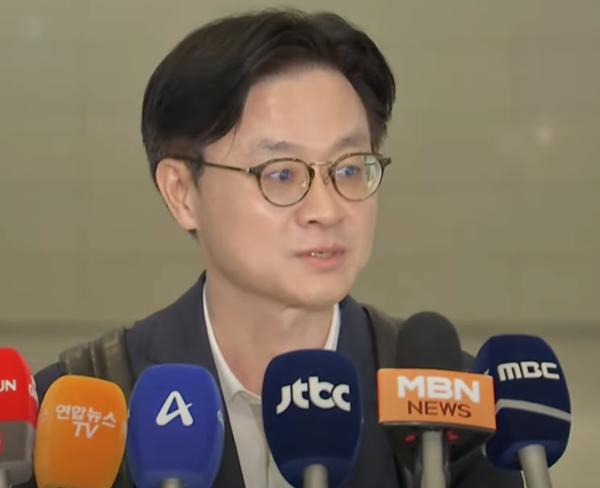 Minister Kim Jung-kwan at Incheon International Airport