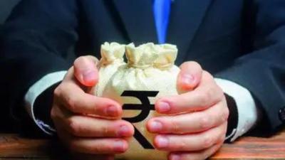 Centre's fiscal deficit hits 17.9% of the full-year target in Q1; higher spending lifts gap to Rs 2.8 lakh crore: CGA data